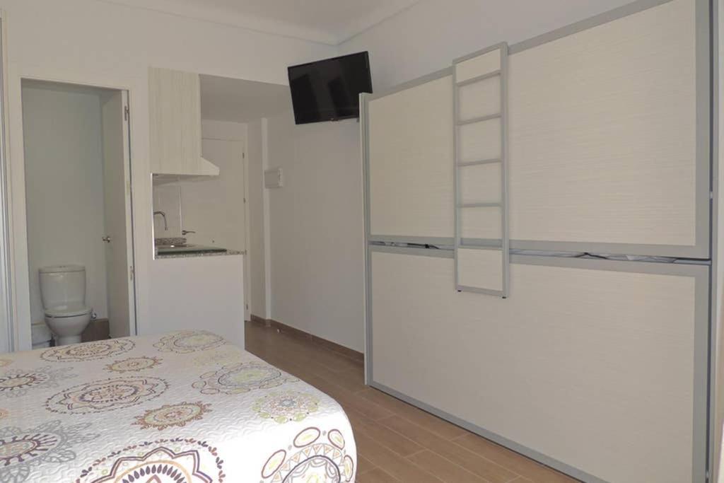 Carihuela Palace Studio 419 Beach - Playa Apartment Торемолинос Екстериор снимка